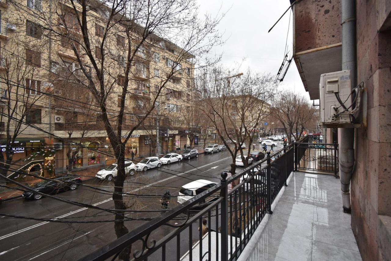 19Tumanyan Excellent Apartment In The Centre Of Capital Yerevan Luaran gambar