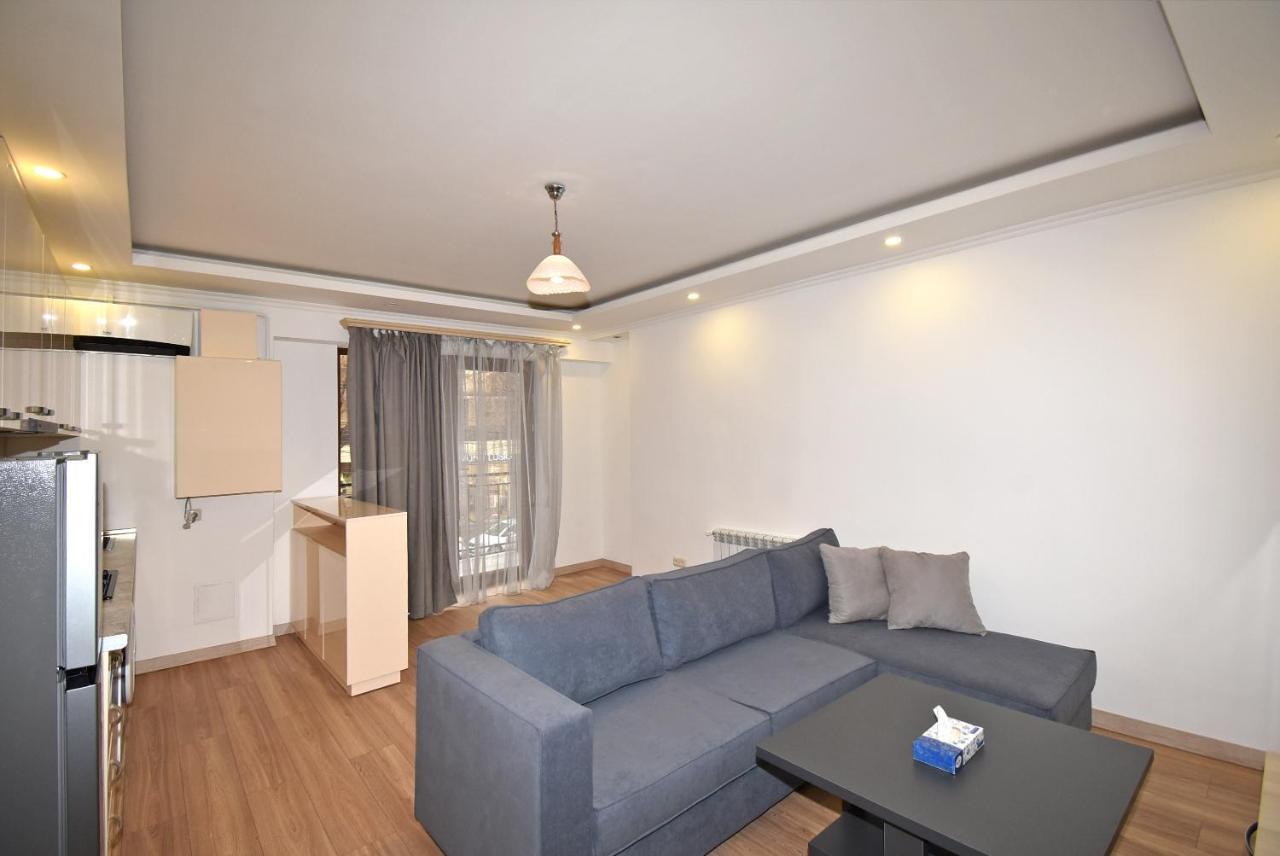 19Tumanyan Excellent Apartment In The Centre Of Capital Yerevan Luaran gambar