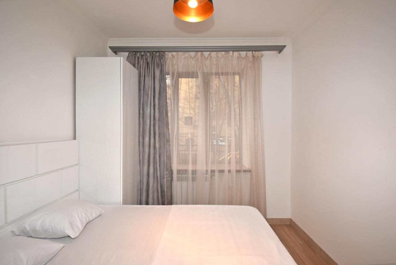19Tumanyan Excellent Apartment In The Centre Of Capital Yerevan Luaran gambar